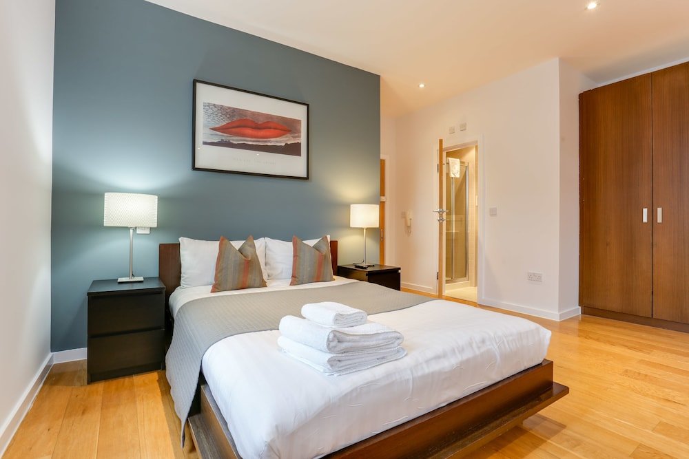 Фото St James House Serviced Apartments