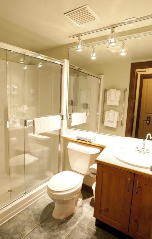 Фото Blackcomb Springs Suites by Clique