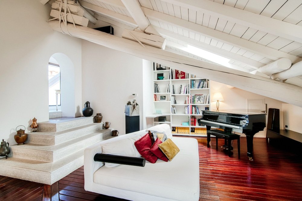 Фото MyHomeInComo - MC Julian Apartment