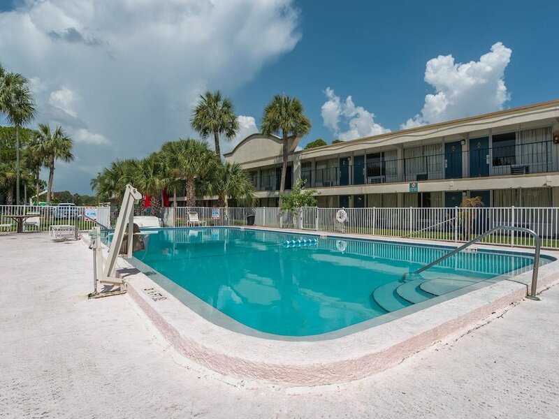 Гостиница Bayside Inn Pinellas Park - Clearwater