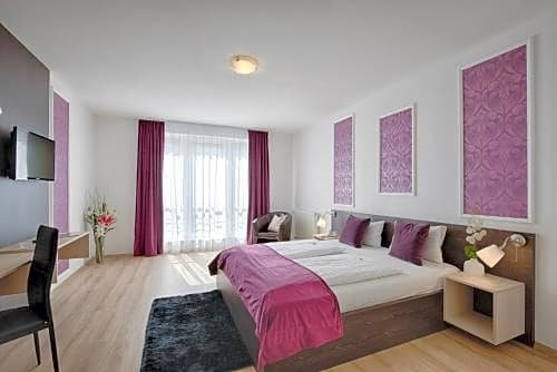 Фото Triple M Hotel