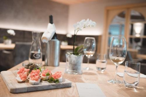 Фото Hotel Tiefenbrunn