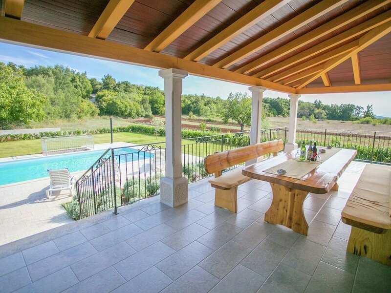 Гостиница Modern Villa With Private Pool and Beautiful Garden 25 km From Rovinj
