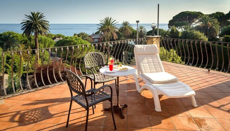 Гостиница Hotel Villa Flora