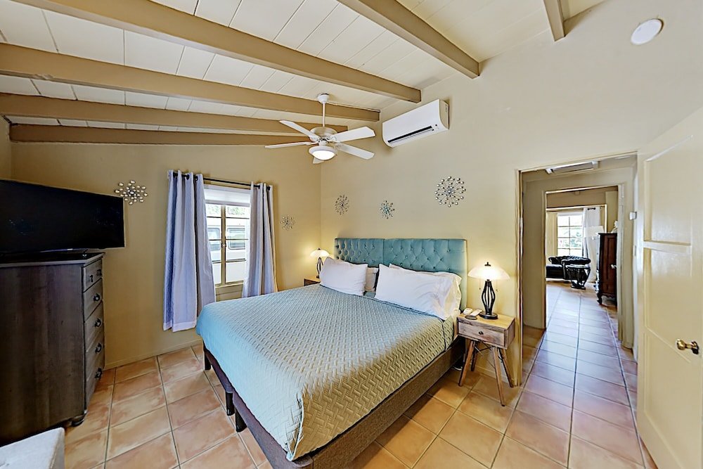 Фото 1029 E El Alameda Home 3 Bedrooms 3 Bathrooms Home