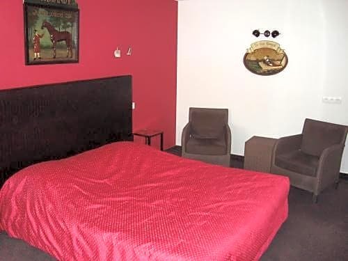 Фото Logis Hôtel de la Croix d'Or