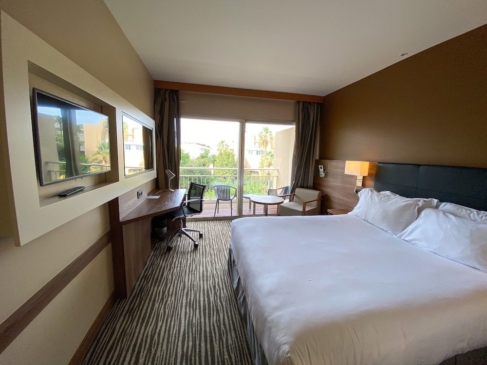 Фото Holiday Inn Cannes