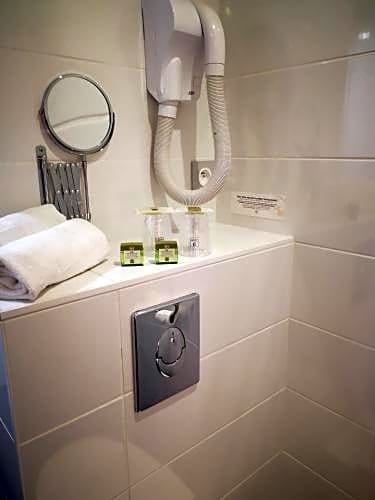 Фото Logis Hotel la Grassinais