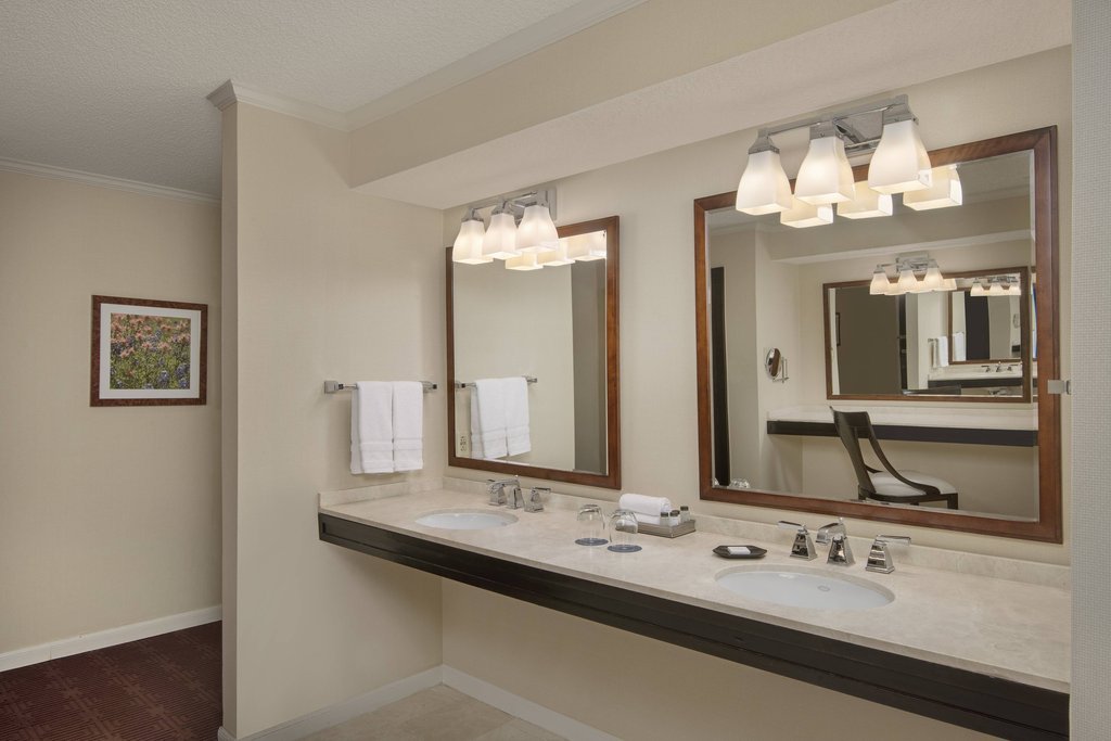 Фото Sheraton Austin Hotel at the Capitol