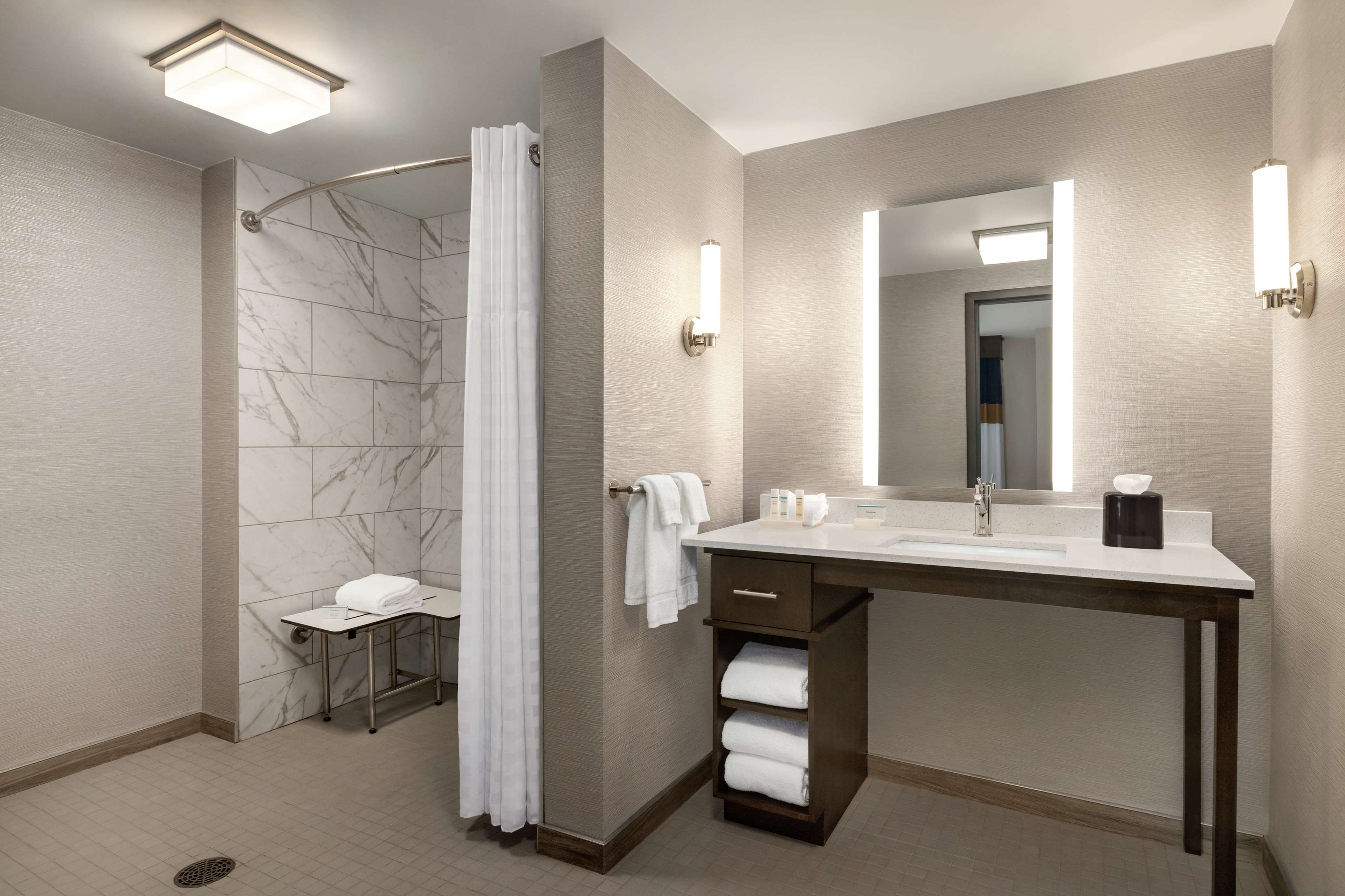 Фото Hampton Inn Indianapolis Downtown Iupui