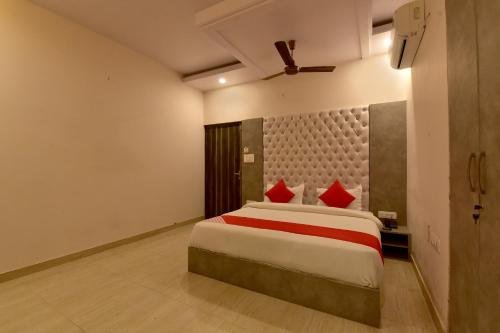 Фото Oyo 23085 Baba Hotel