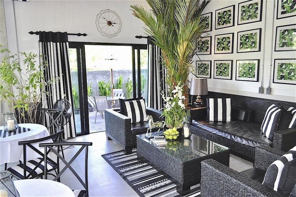 Фото La Petite France