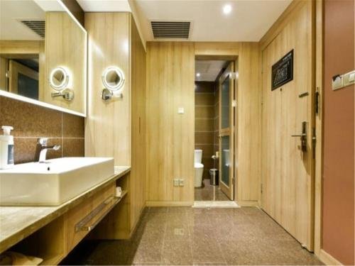 Фото Atour Hotel Nanjing Road Small White Building Tianjin