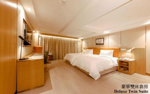 Фото Royal Dragon Hotel