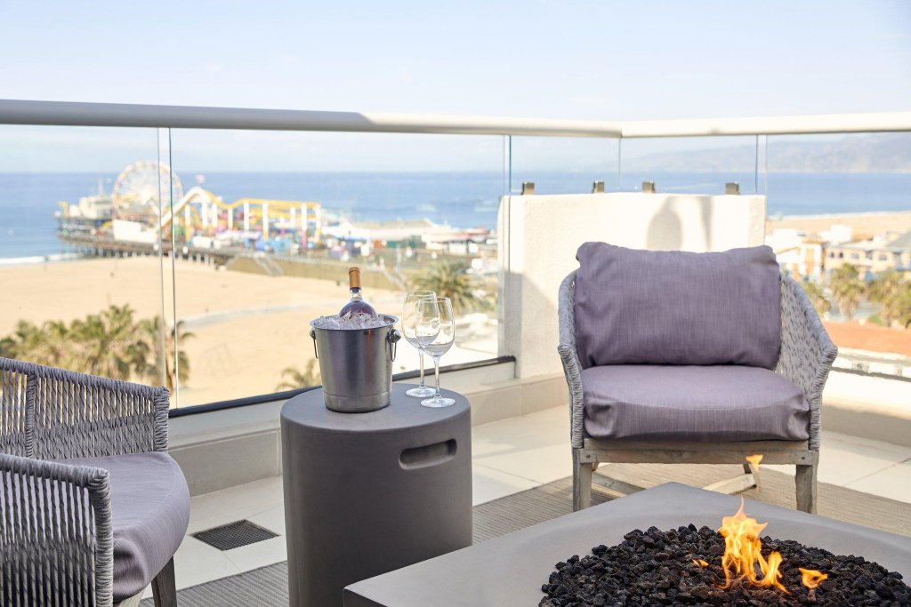 Фото Loews Santa Monica Beach Hotel