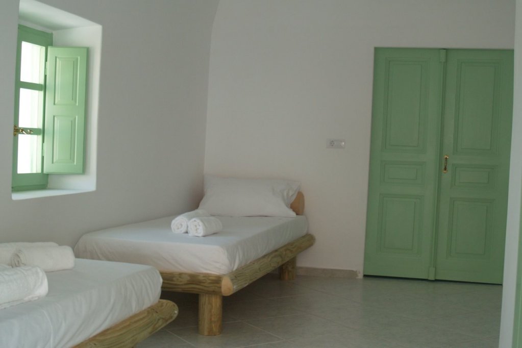 Фото Апартаменты Mythos Traditional Stonehouse