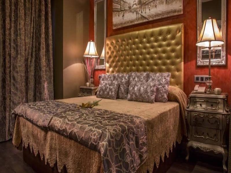 Фото Sweet Sevilla Suites