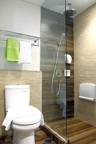 Фото MaxOneHotels at Dharmahusada - Surabaya