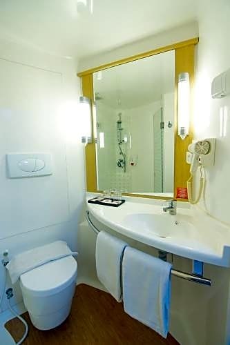 Фото Ibis Surabaya City Center