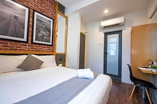 Фото B Street Hotel