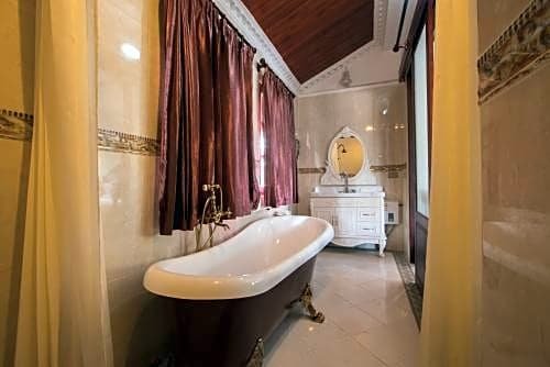 Фото The View Pavilion