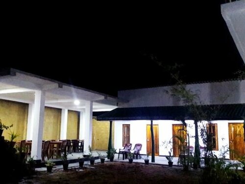 Гостиница Eagle Safari Family Bungalow Udawalwe в Провинции Сабарагамува