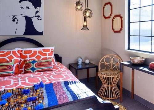 Фото Vibrant in Palm Springs by RedAwning