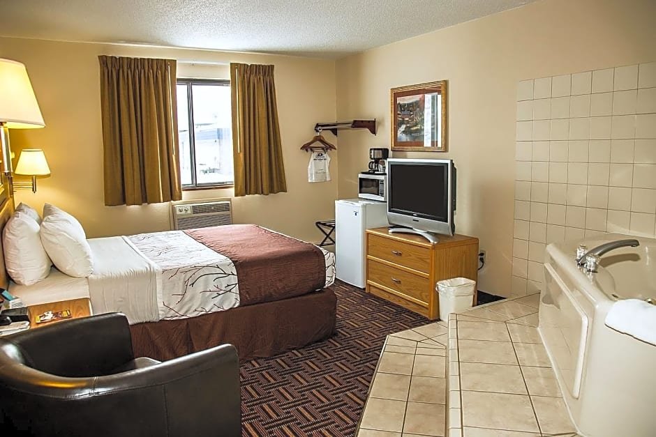 Фото Americas Best Value Inn and Suites Detroit Lakes