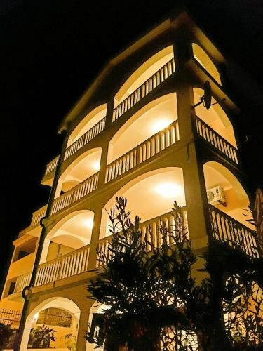 Апартаменты Apartments Danica в Тивате