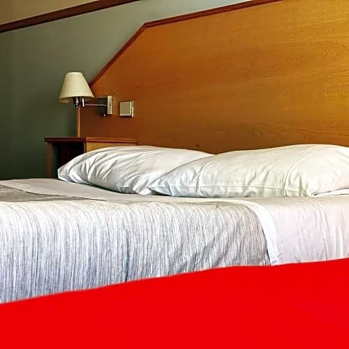 Фото Hotel Le Midi Clermont-Cournon