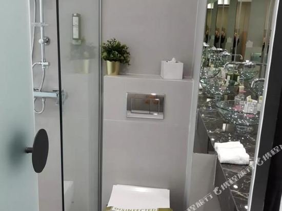 Фото Napa Mermaid Hotel & Suites