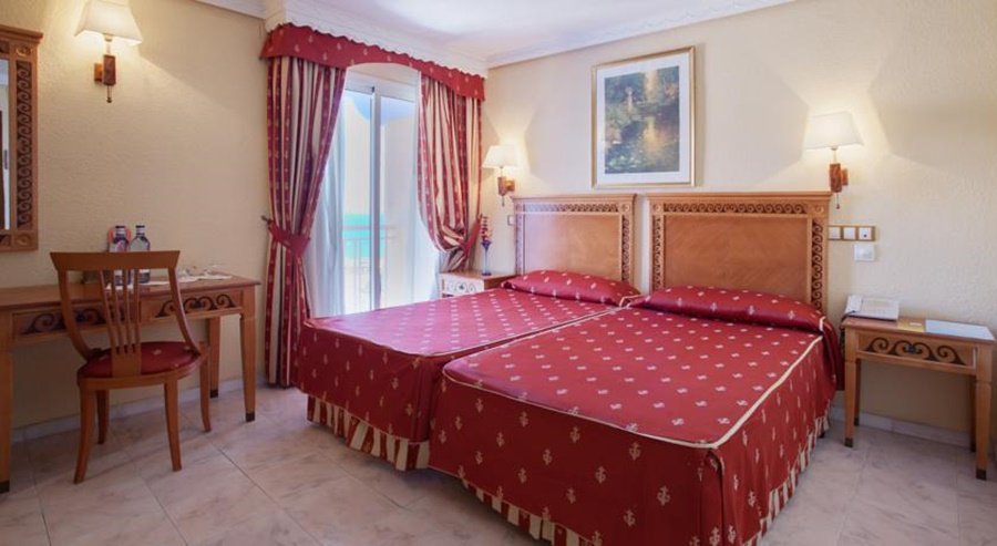 Фото Hotel Fénix Torremolinos - Adults Only Recommended