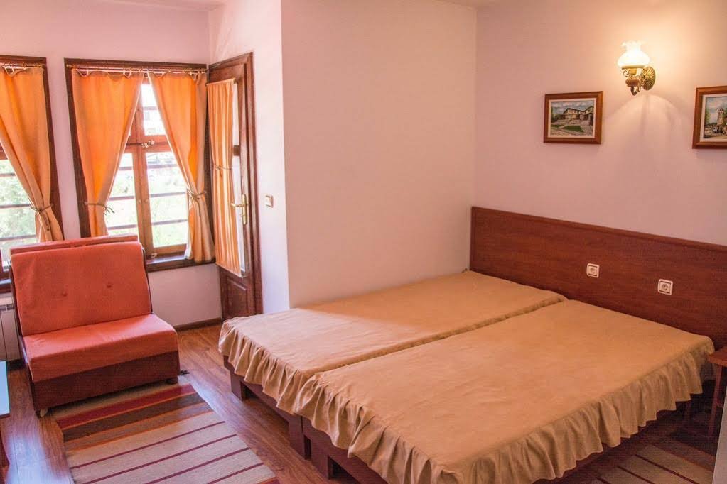 Фото отеля 2