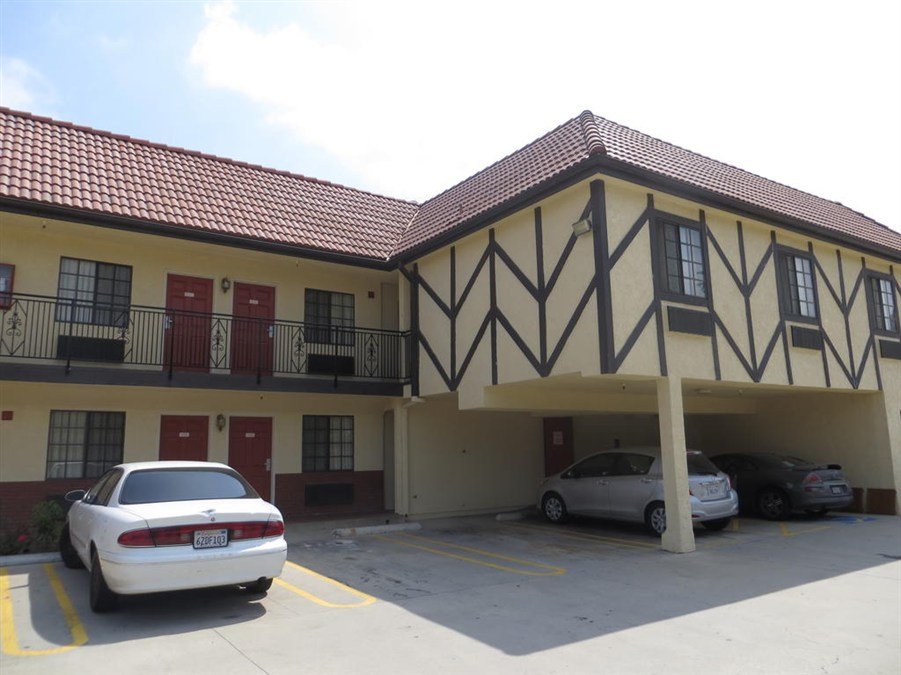 Фото отеля 1