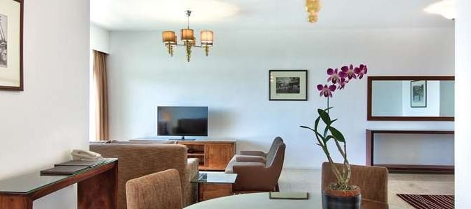 Фото Отель Hilton Colombo Residence