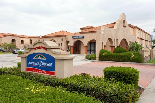 Гостиница Howard Johnson Hotel & Suites by Wyndham Pico Rivera