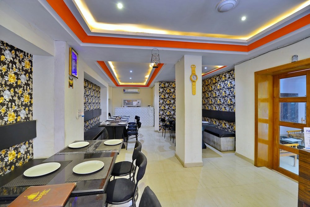 Фото Oyo 2421 Hotel The Ishani