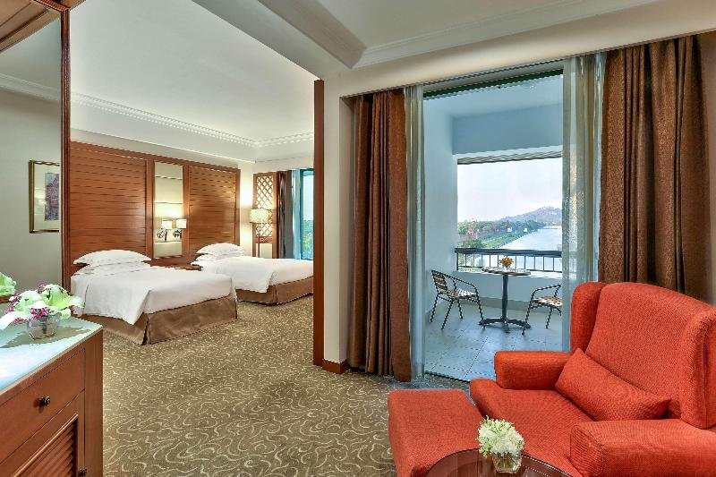 Фото Отель Hilton Mandalay