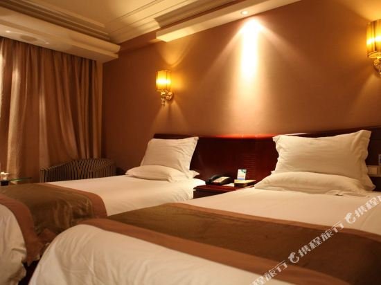 Фото Ambassador Hotel