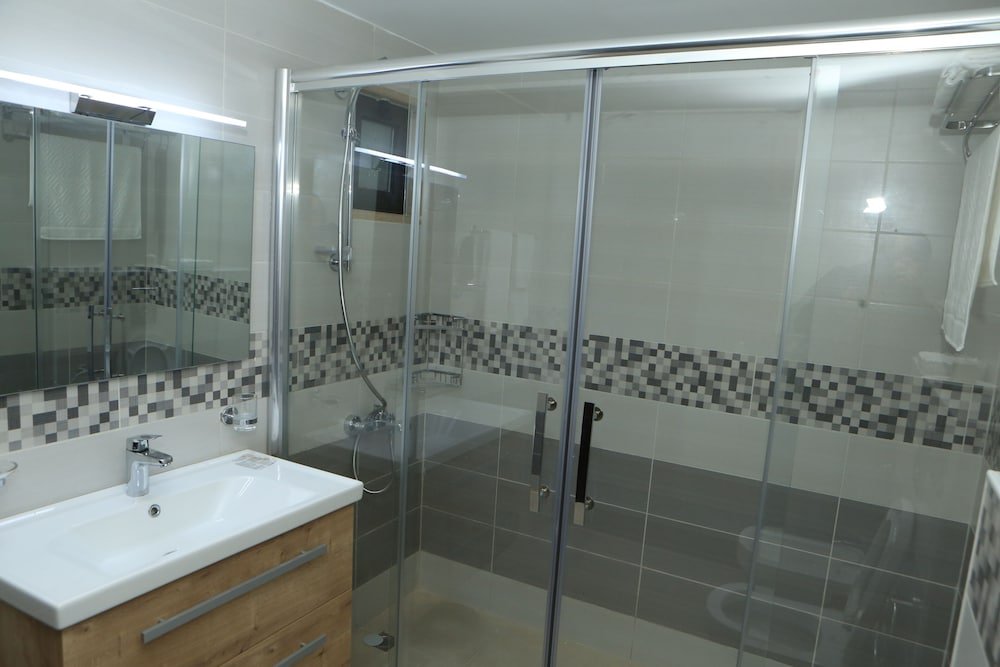 Фото Triple A Hotel Apartments