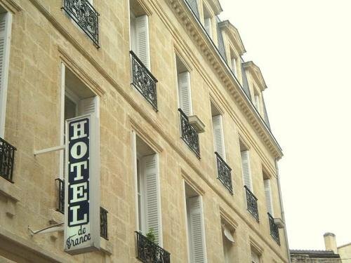 Гостиница Brit Hotel Des Grands Hommes Bordeaux Centre в Бордо