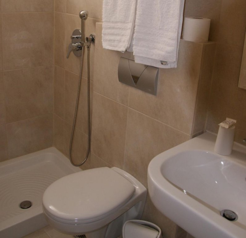 Фото International Hotel