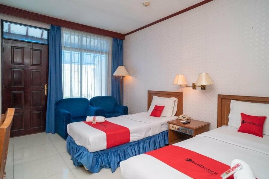 Hotel RedDoorz Plus near Pasar Anyar Bogor, Bogor, photo