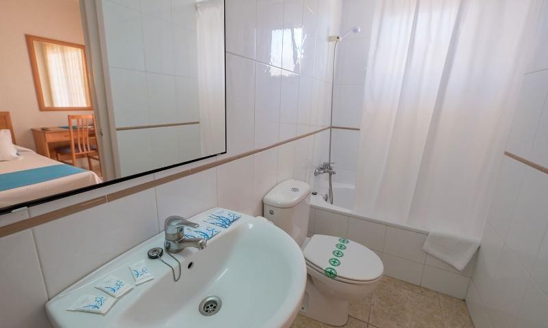 Фото Hotel Checkin Pineda