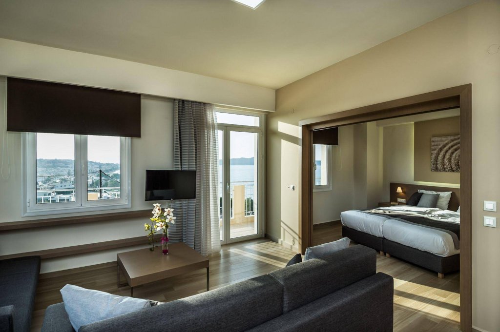 Фото Renieris Hotel