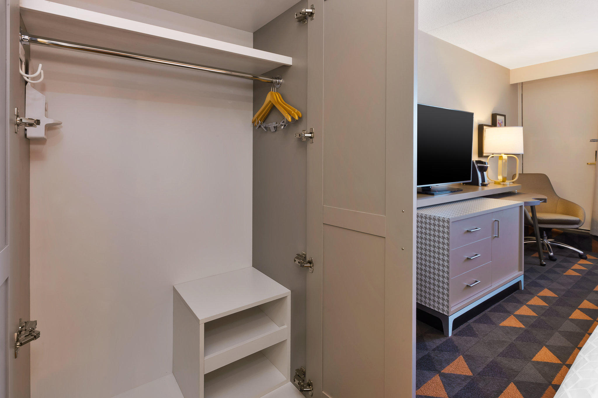 Фото Holiday Inn St. John's Conference Centre, an Ihg Hotel