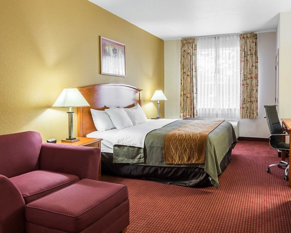 Фото Comfort Inn & Suites Chesapeake - Portsmouth