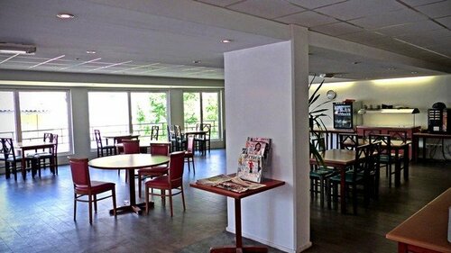 Гостиница Hôtel Mister Bed Bourgoin-Jallieu в Ла-Туре-дю-Пене