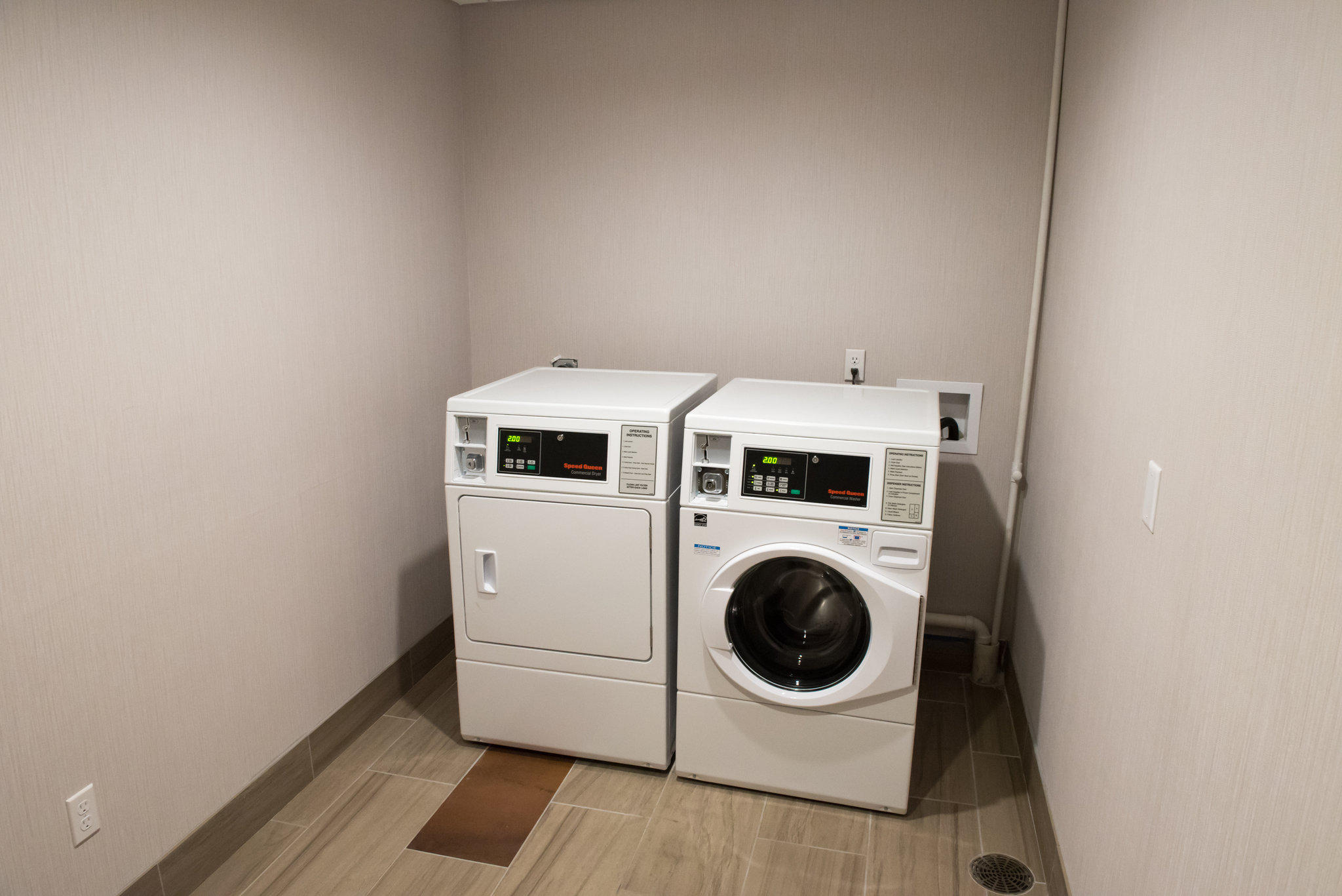 Фото Holiday Inn Express & Suites Mishawaka - South Bend, an Ihg Hotel