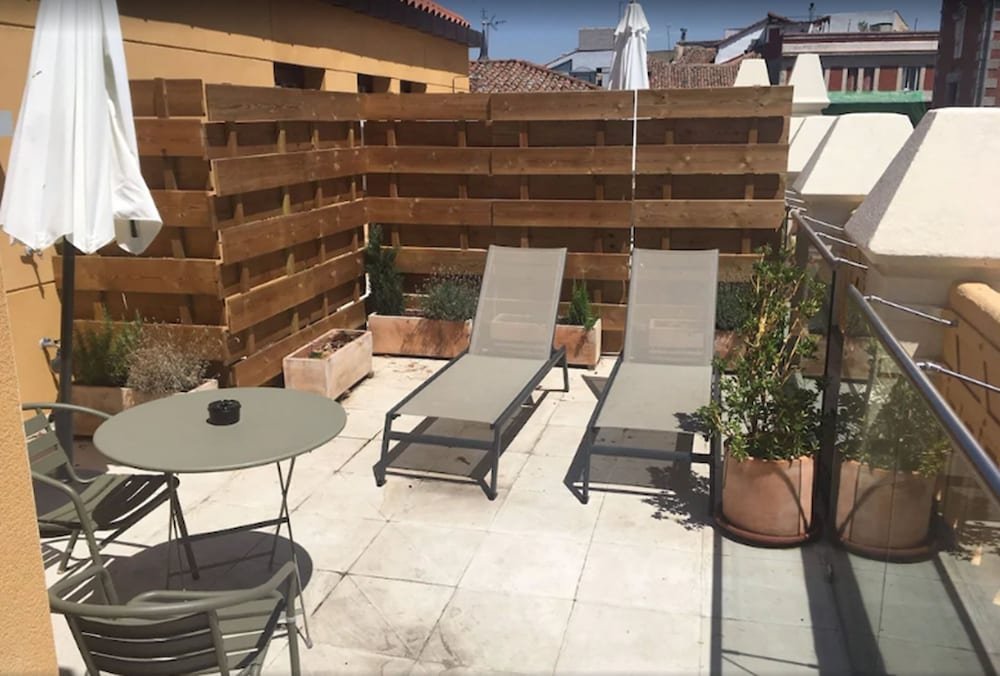 Фото Plaza Mayor Suites & Apartments